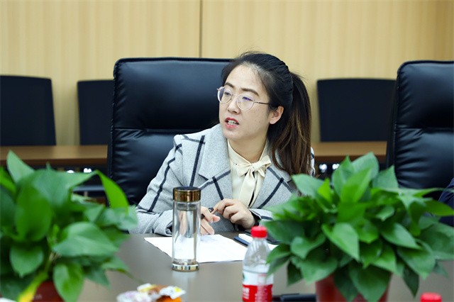 学习二十大 奋进新征程——我校召开新进教职工座谈会