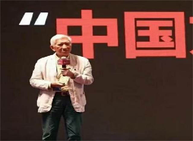 柳冠中教授带来《从“造物”向“谋事”思维方式转变》的主题讲座