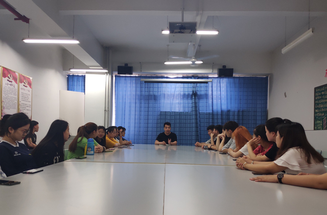 【淬炼商学院】每周一班:师生共交流 疑惑齐解答