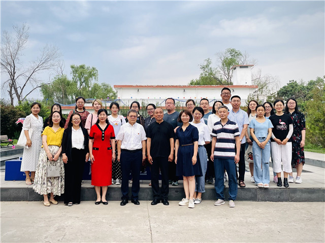 集团通识教育学术顾问潘迎春教授莅临我校指导通识教育工作