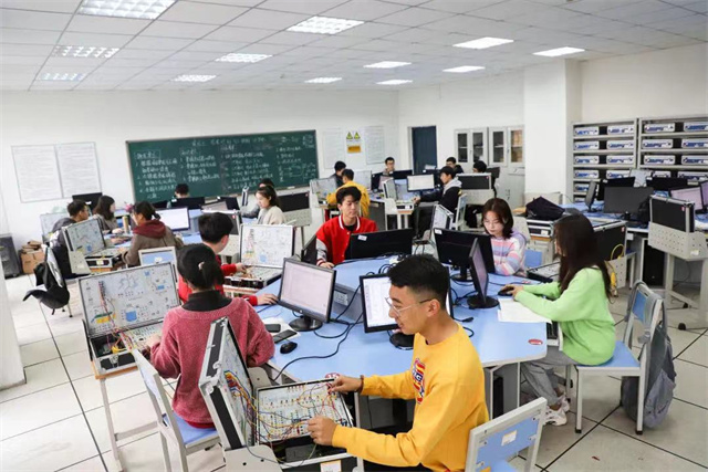 应用型实力高校的创新之路②:注重实践教学 深化产教融合 助推应用型人才培养