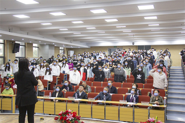 青春启航!我校分批举行2022级新生开学典礼