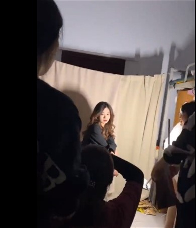 宿舍还能拍大片?居寝生活大揭秘