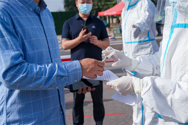以“演”筑防,以“练”迎新——我校开展2022年秋季开学疫情防控应急处置演练