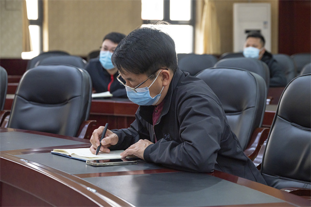 我校召开教育思想大讨论动员大会暨专家讲座