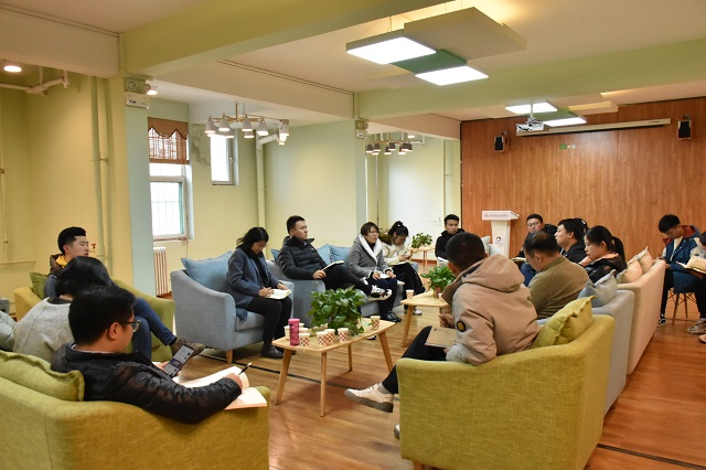 成长导师入住书院 深化全天候育人实践