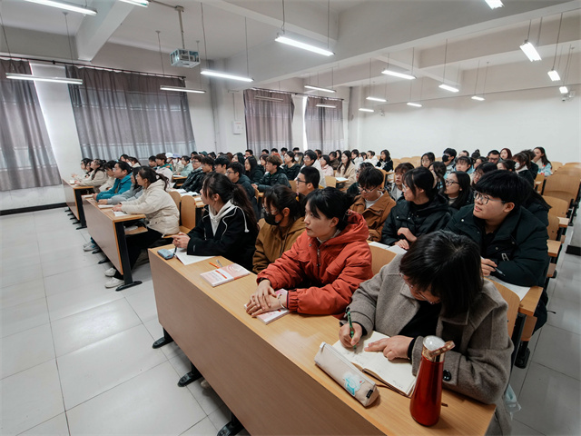 开学第一课:我校党委书记激励学子志存高远、勇担使命