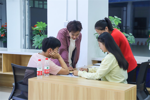“一站式”学生服务中心落成,竭诚为信院学子服务!