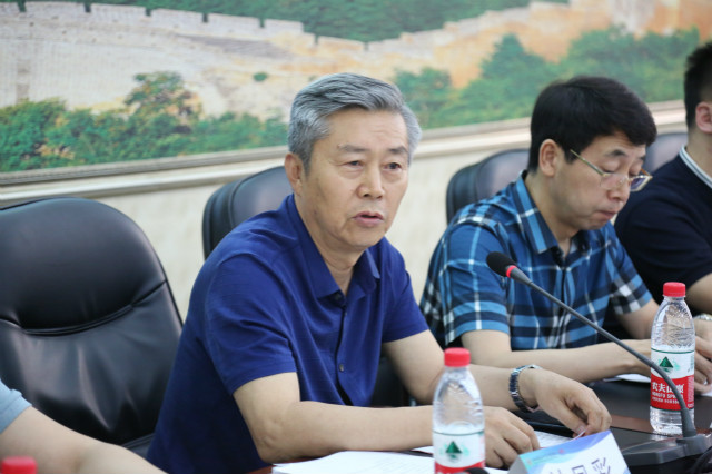 完满教育学年工作总结会巩固成果 指明前行方向