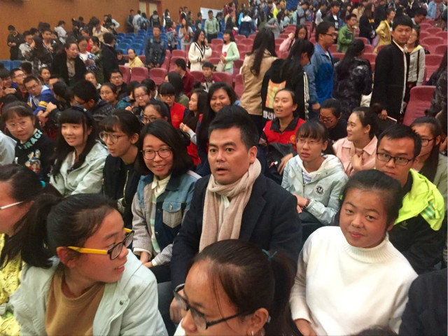 著名公益人邓飞受聘为我院公益服务特别顾问