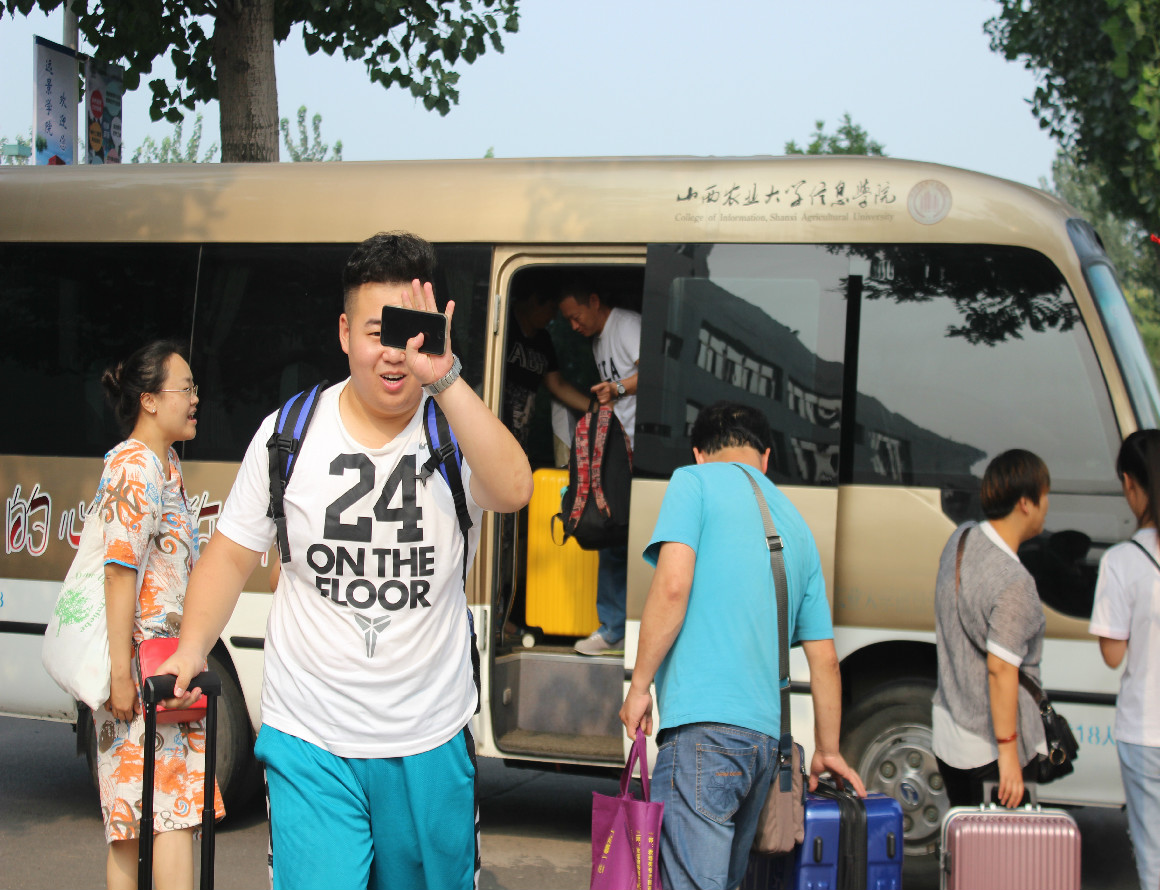 【新生入学】青春列车，今日出发——图说2016级新生报到注册