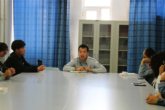 【淬炼商学院】每周一班:青春正当时 争做完满人