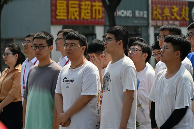 我校隆重举行“智能专用车辆产业学院”和“创研中心”成立揭牌仪式