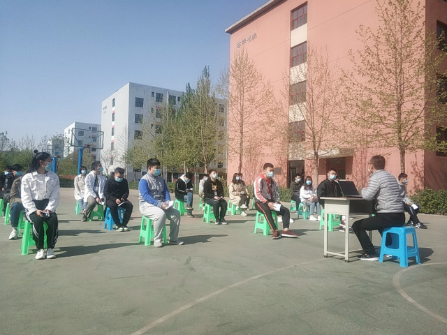 全校师生深入推进理论学习 自觉提升政治修养