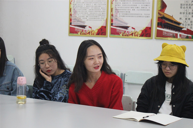 【淬炼商学院】每周一班:青春正当时 争做完满人