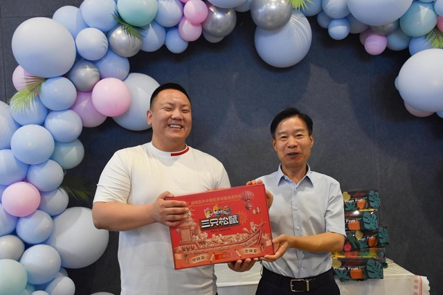 立德逐梦 幸福奋进——我校开展8-9月教职工生日会暨新教职工联欢会