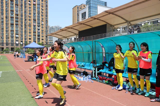 【捷报快讯】我校女足取得国赛开门红
