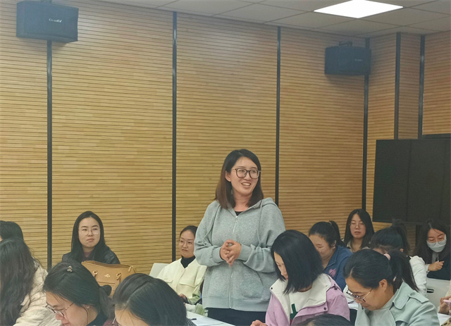 我校开展本学期第三次优秀教师示范课