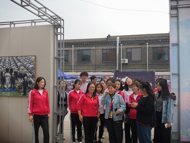 我校志愿者连续三年助力平遥国际摄影大展