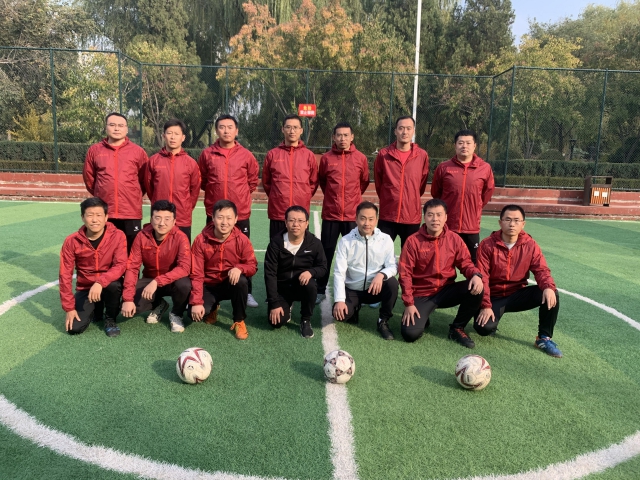我校教工足球队喜获太谷区“聚乐杯”五人制足球比赛亚军