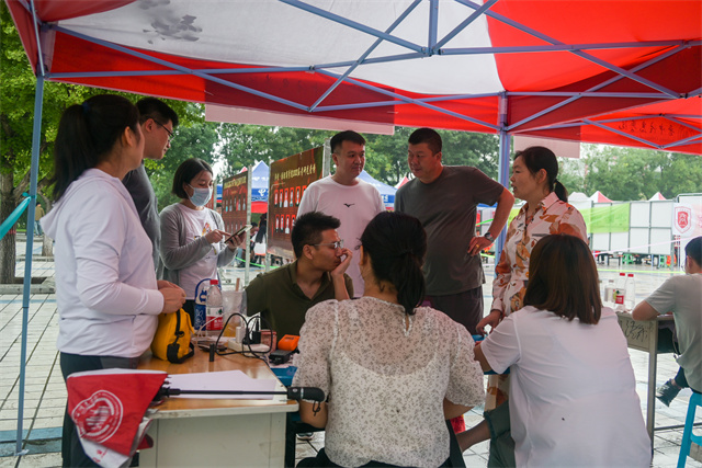 校领导情系教师节 走访基层慰问座谈暖人心