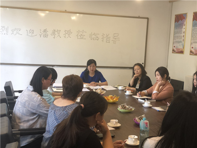 集团通识教育学术顾问潘迎春教授莅临我校指导通识教育工作
