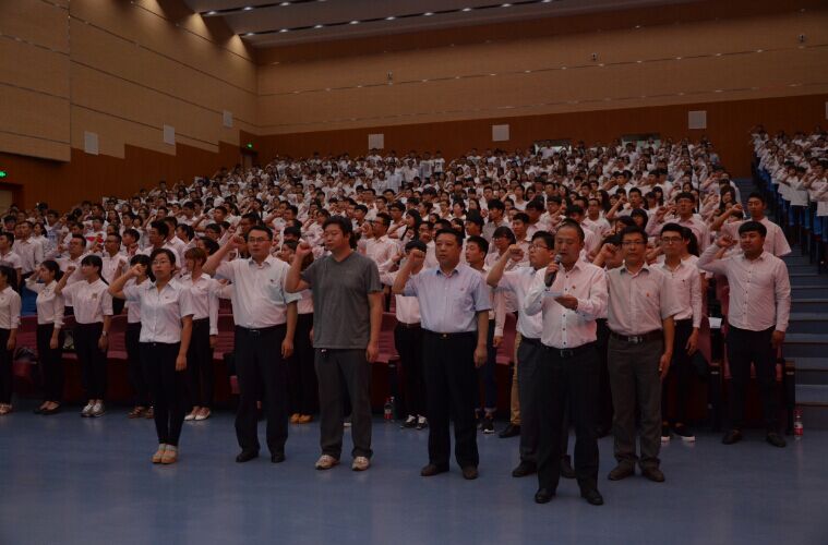 我院召开庆祝建党94周年暨新党员入党宣誓大会