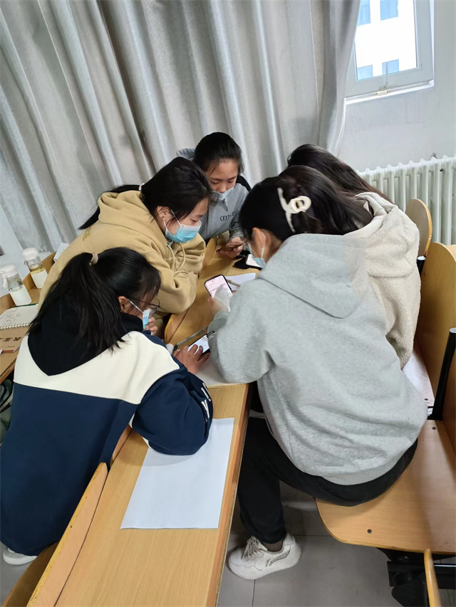 【我与信院的故事】贾云霞:因为爱所以爱 爱上课堂 真诚交流