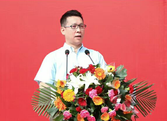 我校隆重举办2018届毕业典礼暨学位授予仪式