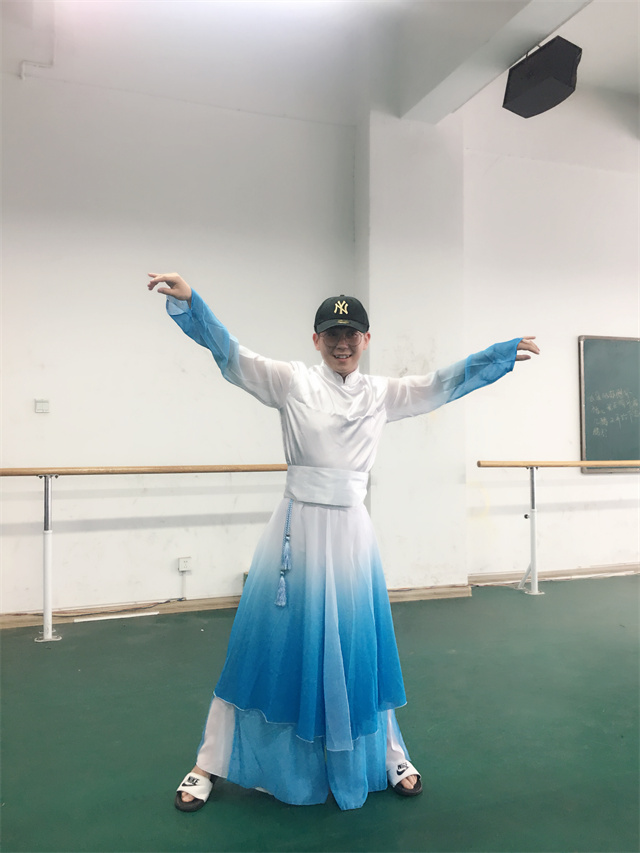 【校友访谈第5期】张贺栋:舞蹈拓展了我的人生边界