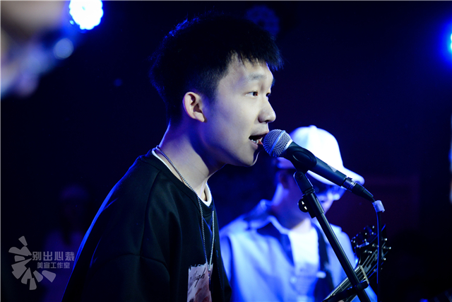 “闹的不错”Live House再造热爱 一场属于信院人的青春派对