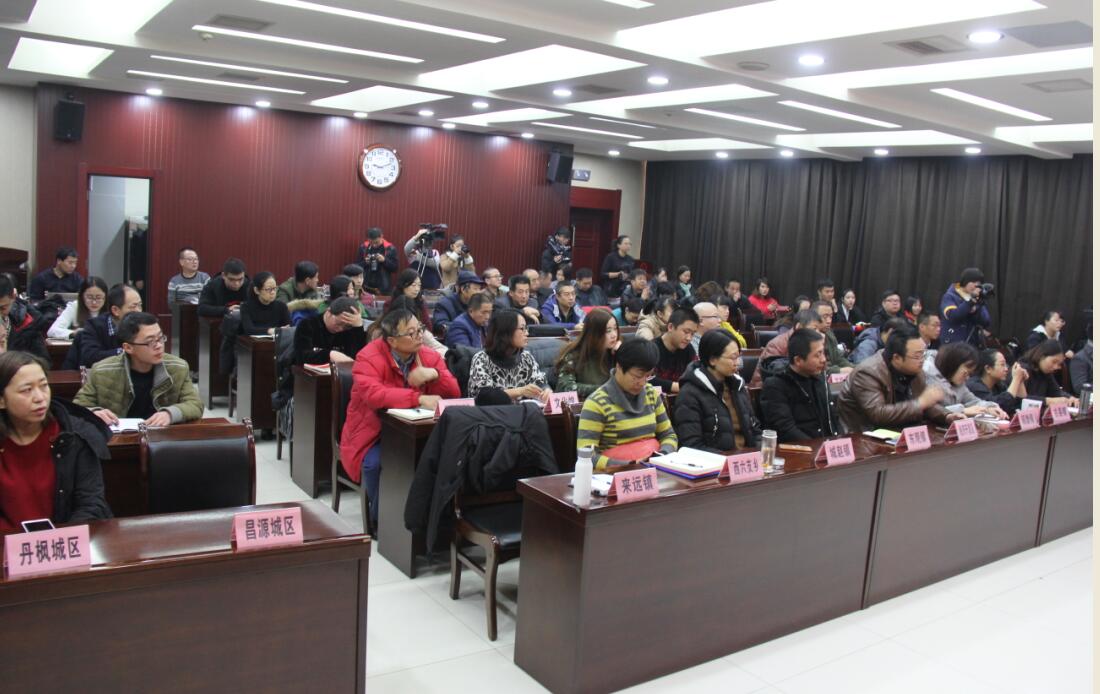 我院师生走进祁县宣讲十九大精神