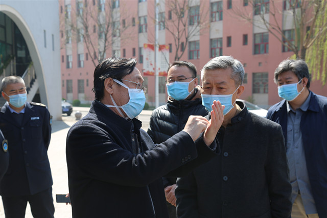 王靖华副县长一行调研指导我校毕业年级学生返校疫情防控模拟演练