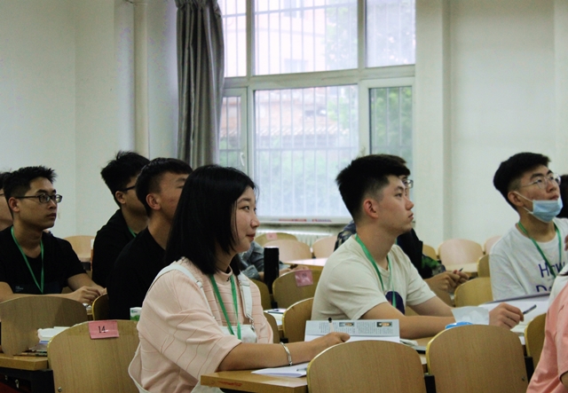 返校第一课:教学秩序井然实现良好开局