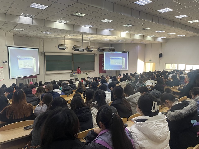我校计算机辅助普通话水平测试顺利完成