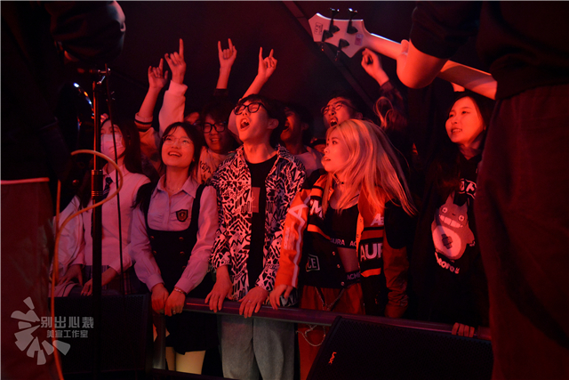 “闹的不错”Live House再造热爱 一场属于信院人的青春派对