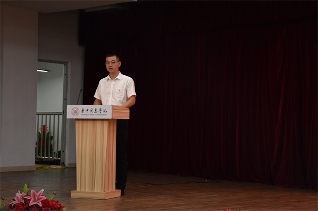青春启航!我校分批举行2022级新生开学典礼